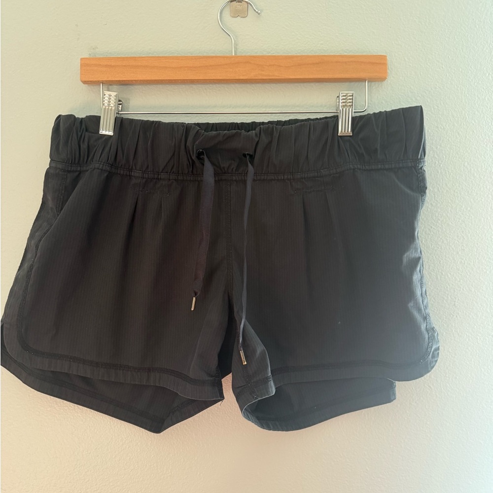 lululemon athletica Black Elastic-Waist Athletic Shorts